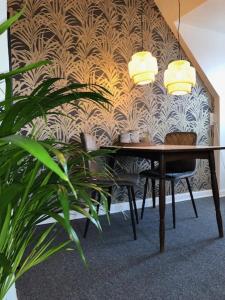 Flot værelse tæt ved transport i en skøn villa