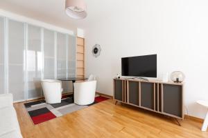 GuestHost - Domodossola M5 Modern Apartment