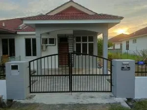 Fatimah HomeStay Kulim Hi Tech - Kampong Gua Petai