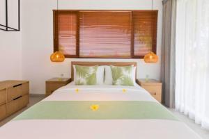 Jiwatrisna 6 BR Private Pool Villa ZN143