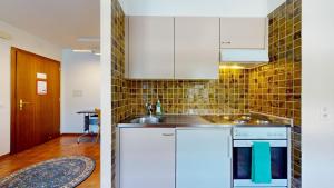 One-bedroom apartment in a quiet neighborhood