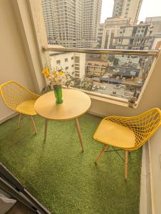 Oakley Apartment- By Tito Homes