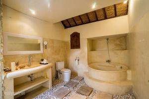 Tropical 3BR villa in the heart of Seminyak