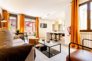 Two-Bedroom 2 bathroom with Terrace I room in MIT House MadVille Attic I en Madrid