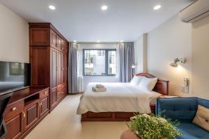 Woody House Saigon Center