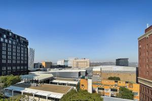 2 on 7th, The Vantage