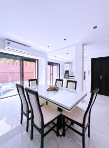 Villa Jassmin, piscine, à 6km du centre ville