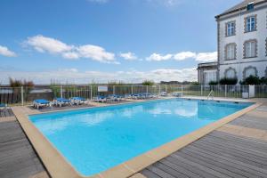 Duplex avec balcon, piscine et accès plage pour 4