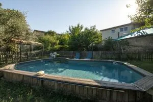 Les Oliviers - Le Chant des Tongs - Issirac