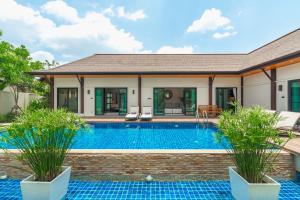 3-Bedroom Large Pool Villa With Garden