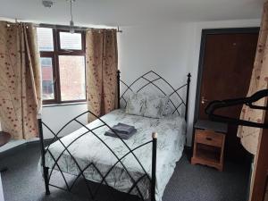 complete 3 bedroom house! on eign street Hereford close to town