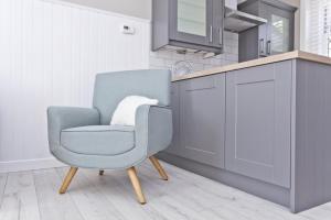 COASTGUARD COTTAGES by BOURNECOAST - A Charming Victorian Holiday Home with SEA VIEWS, HOT TUB and Garden - HB6098