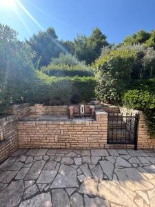 Yellow submarine - whole house 