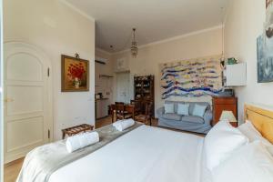 Sales - FromHometoRome