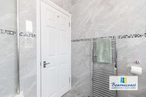 SOUTHERN ESCAPE by BOURNECOAST - A One Bedroom Apartment Just a Short Walk From the Sandy Beaches or Shops - FM746