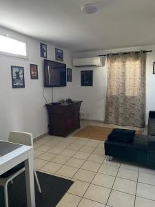 Appartements Agreable rez de jardin avec Piscine et Jacuzzi : photos des chambres