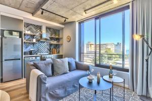 Secure, fast wifi, communal pool- lone ranger lux!