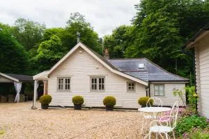 The Hideout House by TAS - Shephall