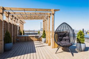 Eduard House by Larsen