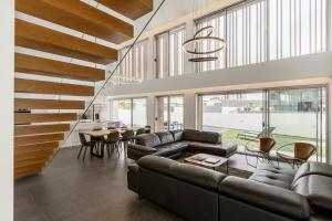 Lilac Cascais Villa with Swimming Pool