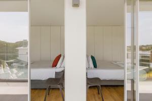 Lilac Cascais Villa with Swimming Pool