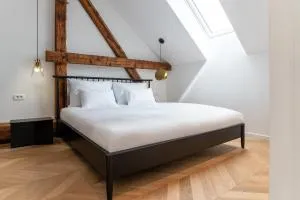 Villa Elizabeth - Mansard Apartment for 4 - Sele