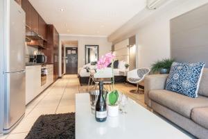 Studio with Fast WIFI in the Central Business District w Parking