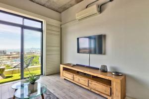 Stylish Apartment With Atlantic Ocean Views!