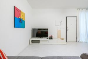 Chic&Pop Apartment by Pleiades Home