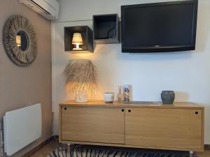 "Le palmier doré", cosy T3 à 3 minutes à pied des plages, parking et clim