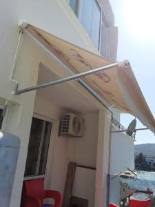 Sara and Noel apartment