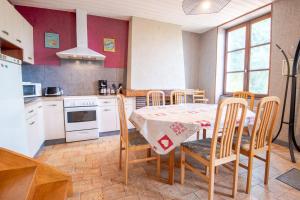 Maisons de vacances La petite maison sur la colline : photos des chambres