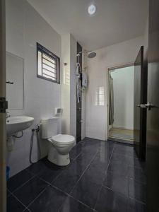HM Residence III 3km to Setia City Convention