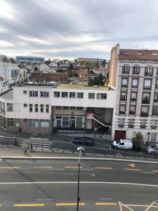Studio meublé à louer 100 m de métro ligne 7