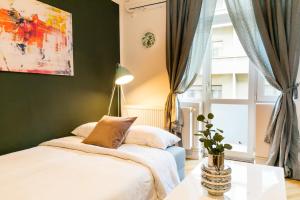 Heart of the City - Cozy Apartments in Prime Location