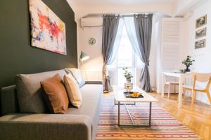 Heart of the City - Cozy Apartments in Prime Location