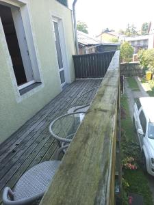 Mini by the sea, center