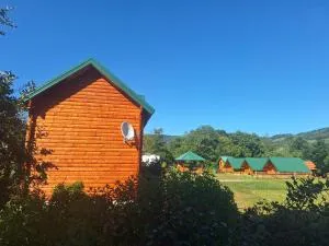 Konaci Očeva Zemlja bungalovi Konaci Očeva Zemlja vikendica - Bjelojevići