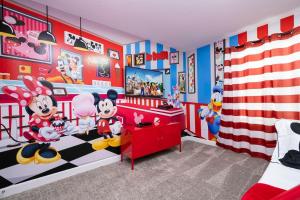 Pro decor Disney Resort style FREE Waterpark 4467