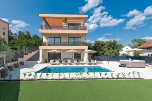 Villa Hills by Iva 