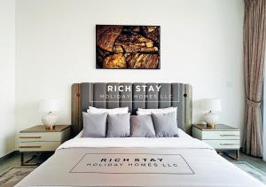 Luxurious 2BR-Stella Maris Dubai Marina by Rich Stay 3207