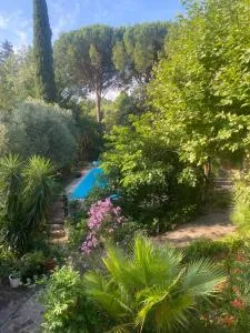 Le repaire magique - 罗克布伦河畔阿尔让