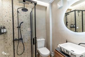 Phevos & Athena - Seaside View Luxury Studio in Nea Makri