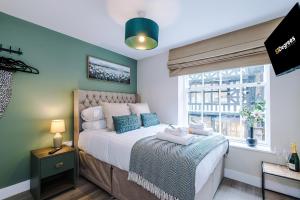 NEW! 4 x Stunning City Centre Apartments in Chester by 53 Degrees Property, Ideal for Individuals, Couples or Business Groups!