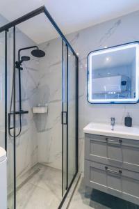 Huszonegy 2 - Center Location AC