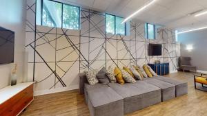 Avenue A909 Comfy 2br, Pool, Gym, Parking