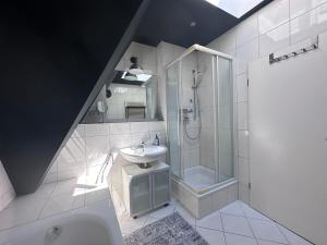 Schönes Dachgeschoss Apartment im Waldstraßenviertel