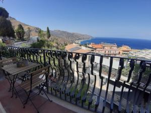 FM panoramic house Taormina center