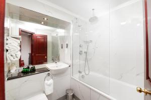 Superior Double Room room in Fitzrovia Hotel