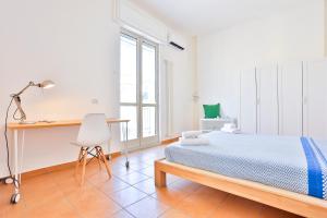 GuestHost - Solaria House Foria